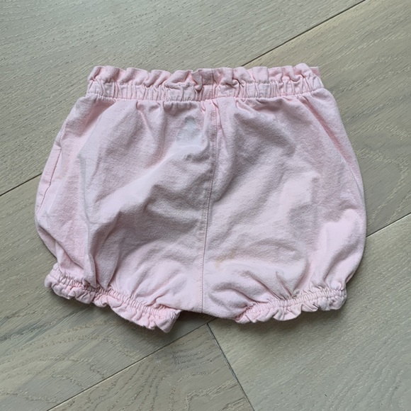 Gap pink baby girl 12-18m bubble shorts - Picture 2 of 3